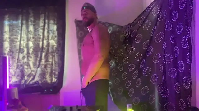 Guyst049 Webcam-Show