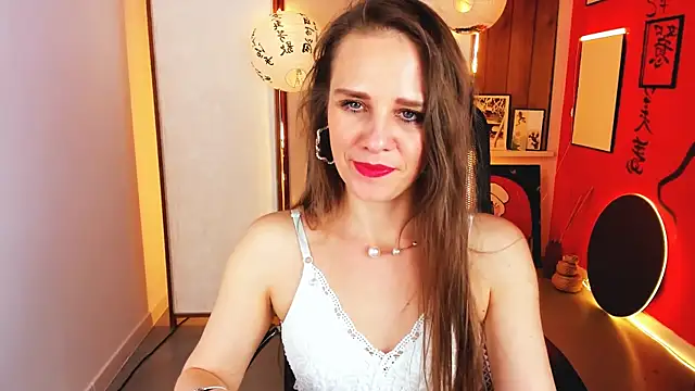 EmiliaBedy: онлайн-секс-чат