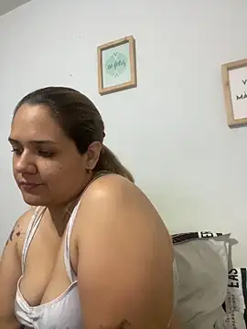 LoreinnFox élő XXX-chatje