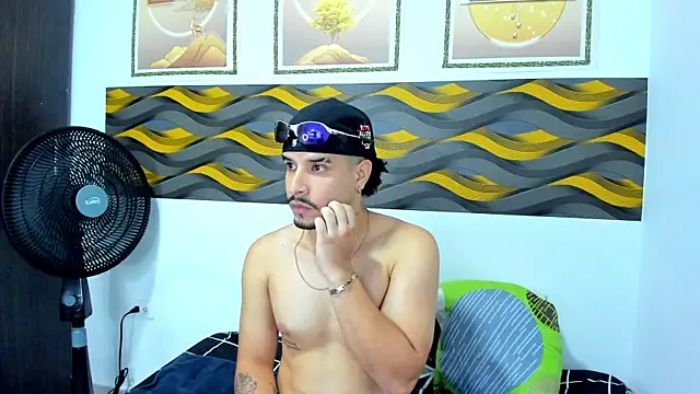 Leon_Hotx Live XXX-Chat