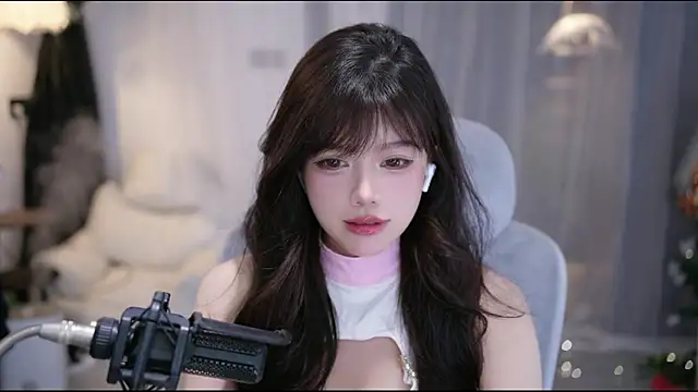 CecilyのライブXXXチャット