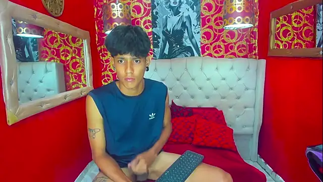 straightyoungpein Show in webcam