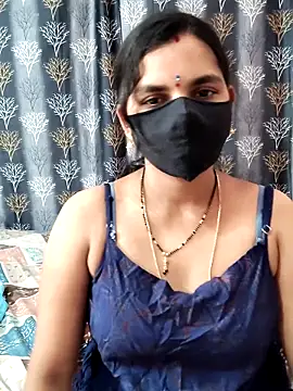 Show de LIKITHA-HOT-GIRL na webcam