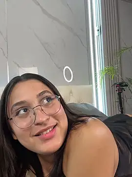 CrystalFairy007 Adlı Modelin Canlı XXX Sohbeti