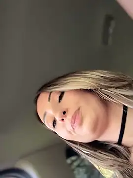 Wonder_Kari Webcam show