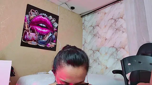 QueenSallyDesire Chat XXX live