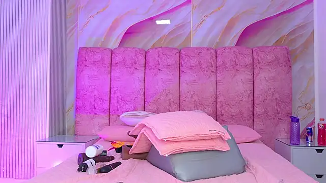 แชท XXX สดของ emmacurvy