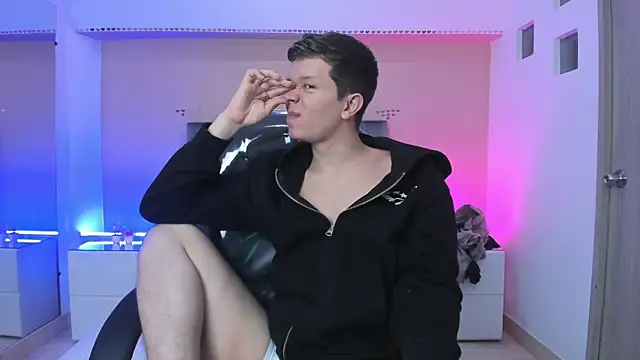 Pokazy przed kamerką – ken_col