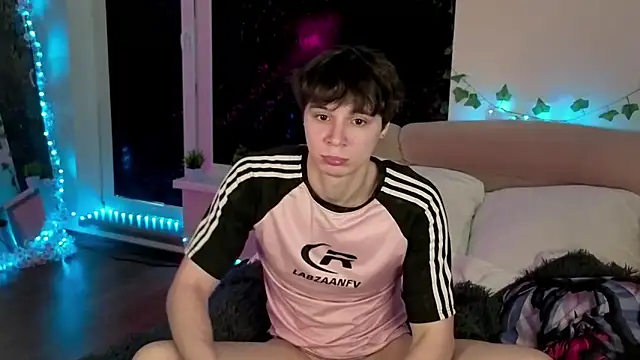 AnthonyCuutie 在線直播表演