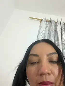GoldenIsabella Chat XXX live