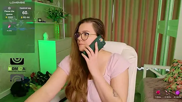 XXX chat uživo modela KellyKleine