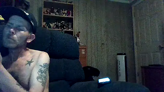 Show modela EEYORE86 na web-kameri