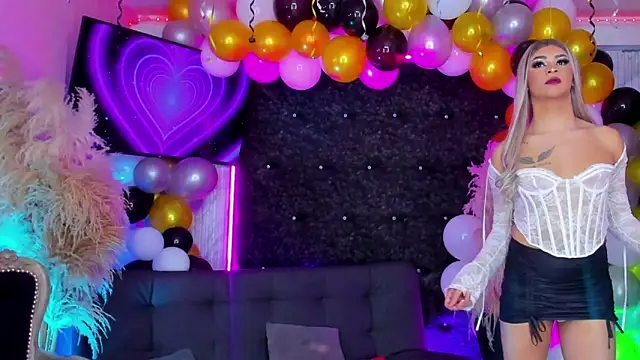 Queens_Wonders_Blonders – webcam-show