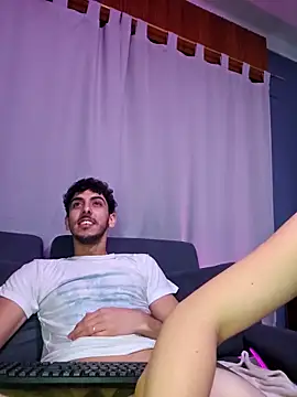 LeoyNicky98 webkamerás műsora