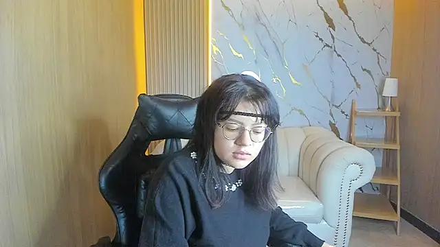 Amara_tf Webcam Show