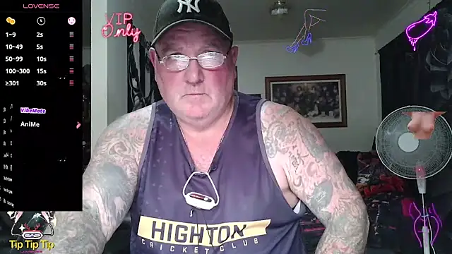 KINKYBLUEYES69 现场XXX聊天