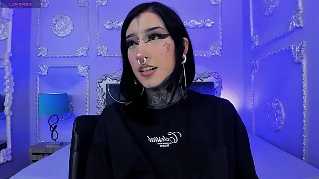 Kat_VonDe's Live XXX Chat