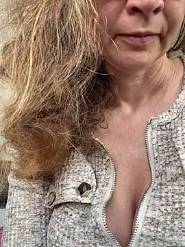 AnnikaRose Chat XXX in diretta