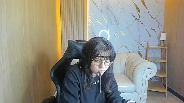 Amara_tf's Webcam Show