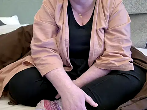 Pertunjukan Kamera Web MarthaBriest