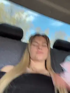 hotty_girls_here's Live XXX Chat