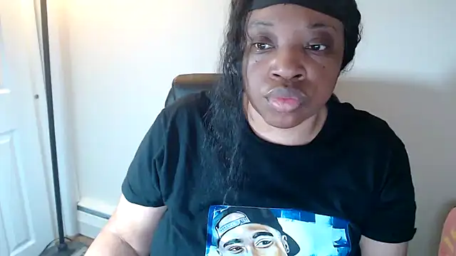 Sexymona1218 élő XXX-chatje