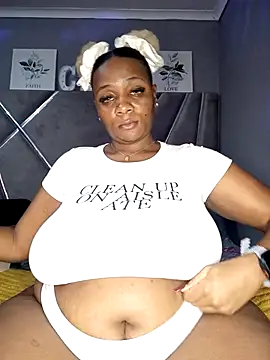 Živý XXX chat CocoBootyyy