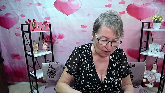 دردشة OlgaLuck الجنسية المباشرة