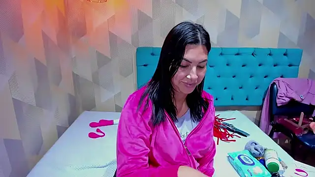 AdaFawxx Adlı Modelin Canlı XXX Sohbeti