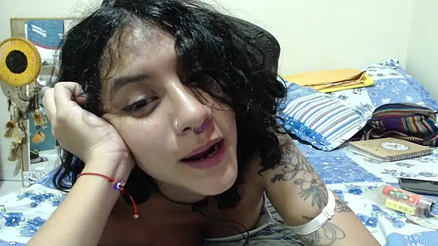 AlinaWoolf_'s Live XXX Chat