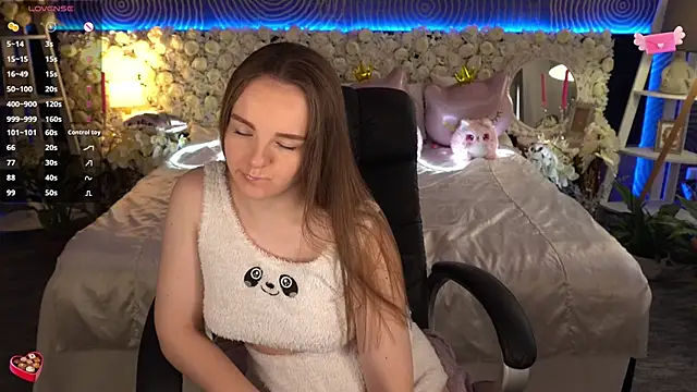 دردشة FoxyShy الجنسية المباشرة