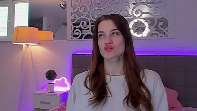 LuisaClover Chat XXX live