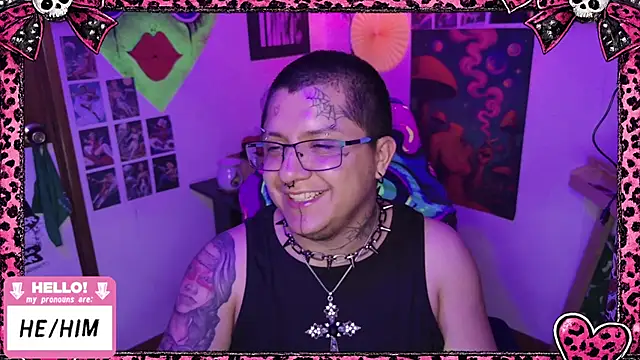 Show modela masterkevinftm na web-kameri