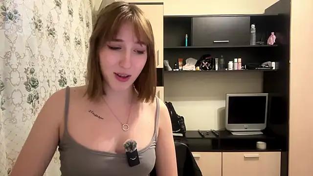 AquilineOrites Chat XXX in diretta