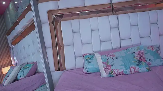 kinkylittlegirll: онлайн-секс-чат