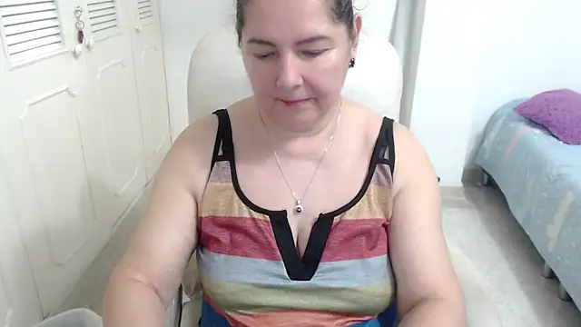 leonela_69 Chat XXX live