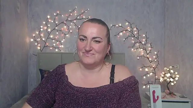 DianaMGGのライブXXXチャット