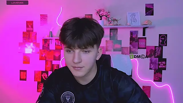 travis_wolf_のライブXXXチャット