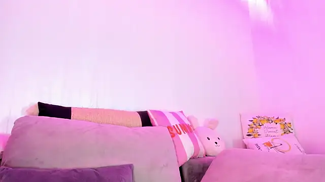 RileyNox Adlı Modelin Canlı XXX Sohbeti