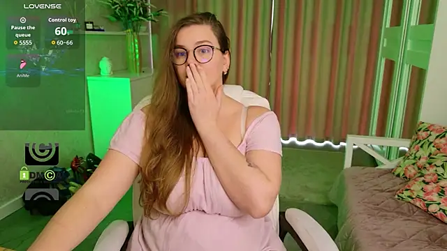 KellyKleine – Naživo XXX chat