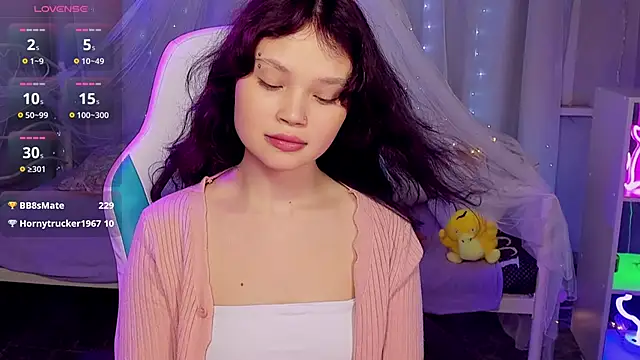 EmilyChaves Adlı Modelin Canlı XXX Sohbeti