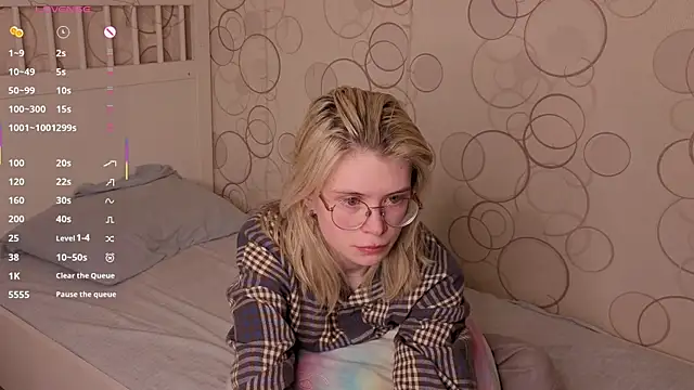 Chat +18 de CarleySuski ao vivo