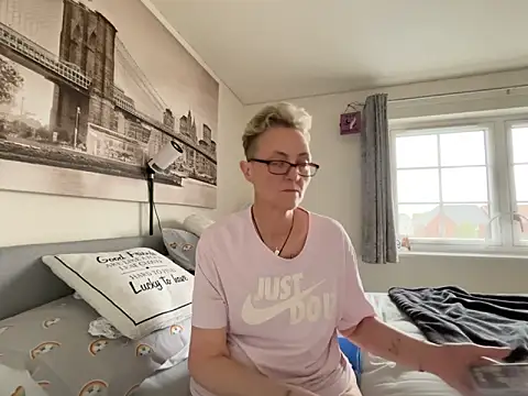 Sembang XXX Secara Langsung Curvy-Jinx