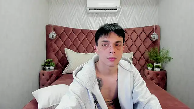 Chat +18 de ClarkBev ao vivo