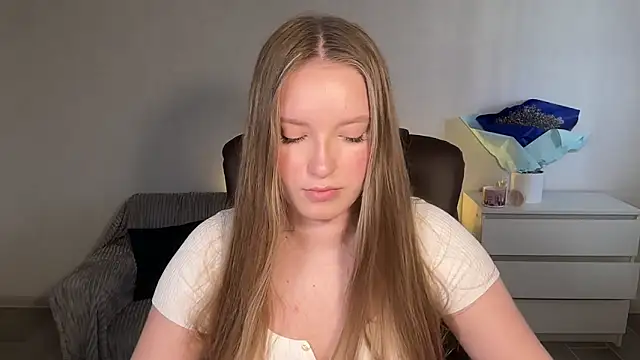 EvaMaddison élő XXX-chatje