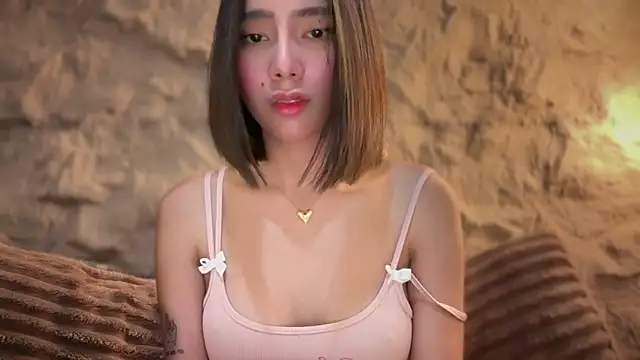 Chat +18 de GenesisCastillano ao vivo