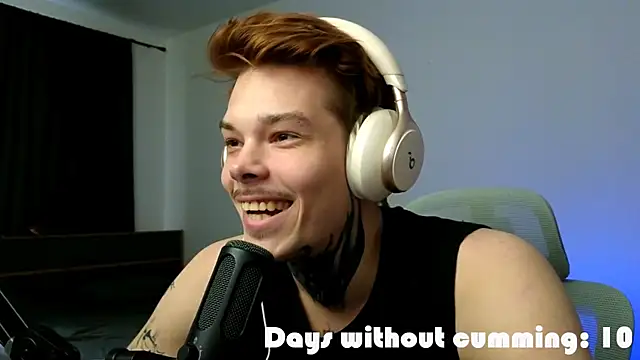 DENIS_HERE Pertunjukan Webcam