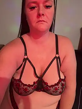 carinabro10のライブXXXチャット