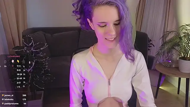 AuraLaunni's Live XXX Chat