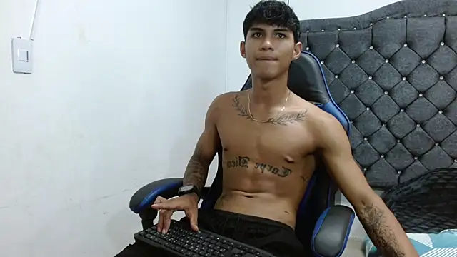 luka_big18 – Naživo XXX chat